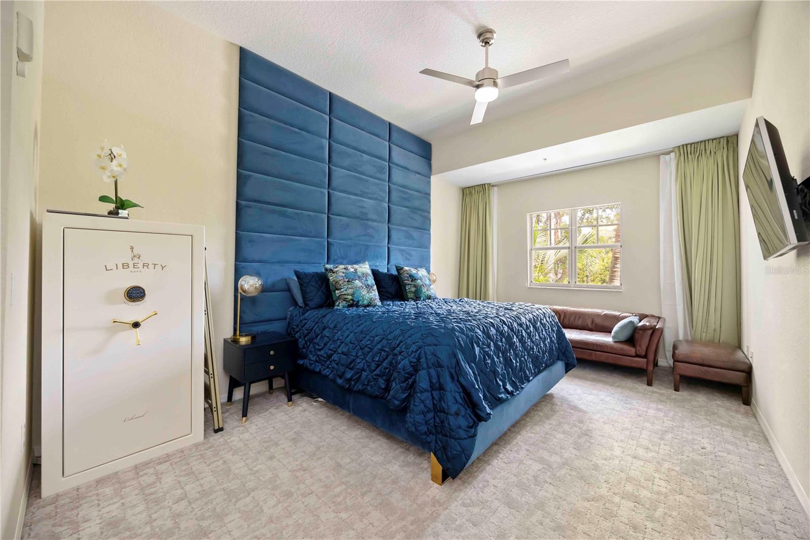 BROADWAY PROMENADE - Residential