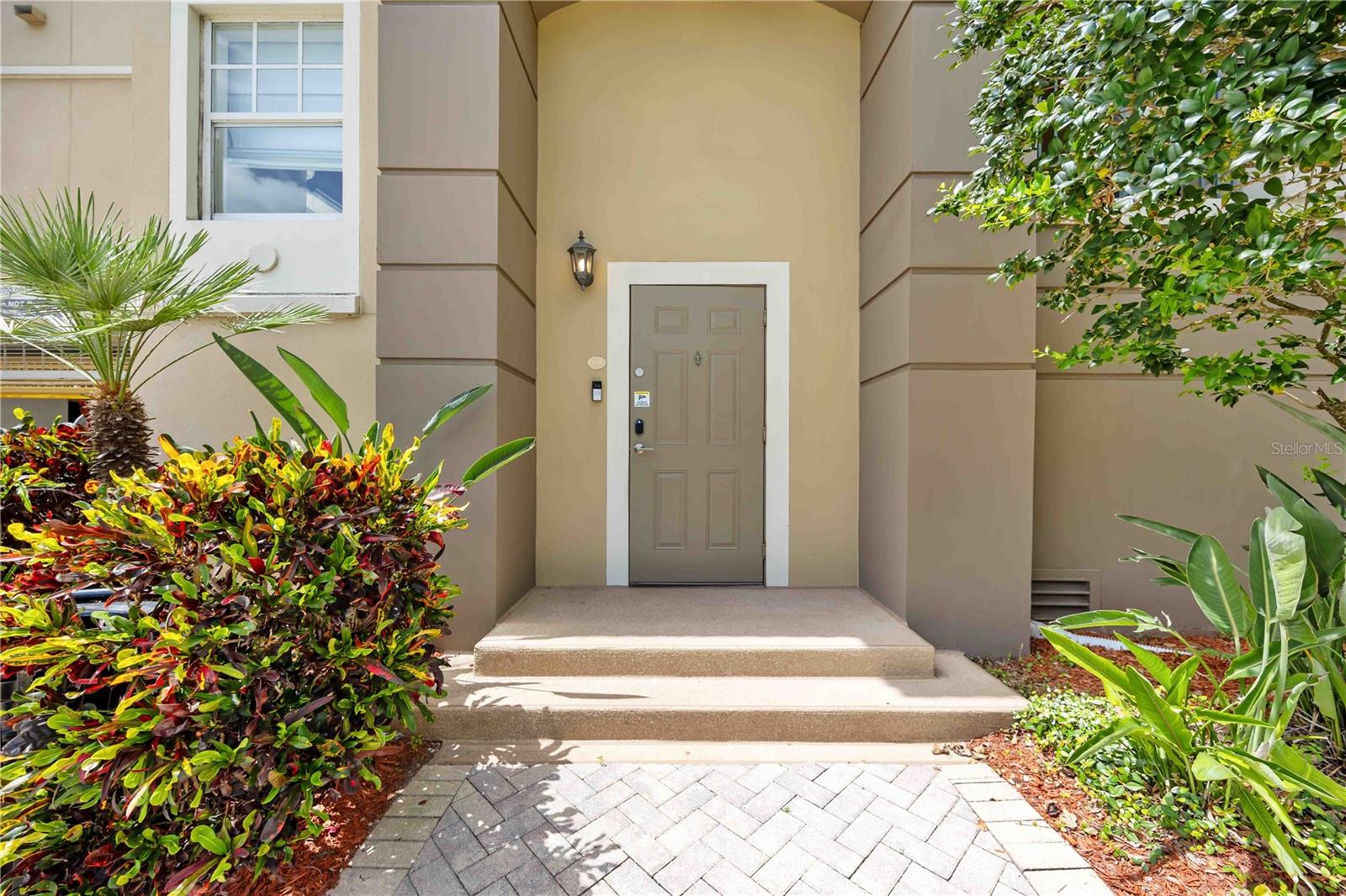 BROADWAY PROMENADE - Residential