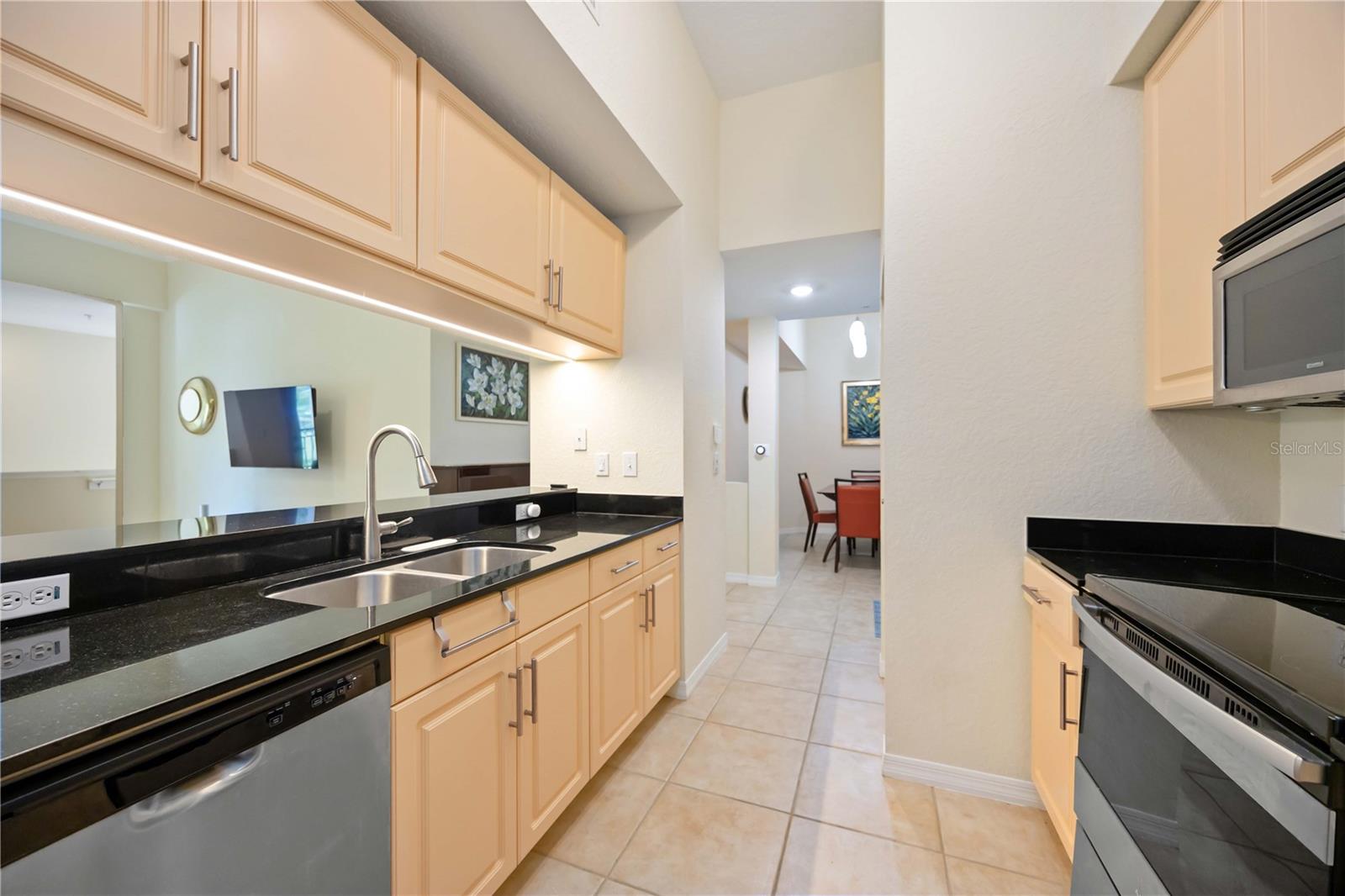 BROADWAY PROMENADE - Residential