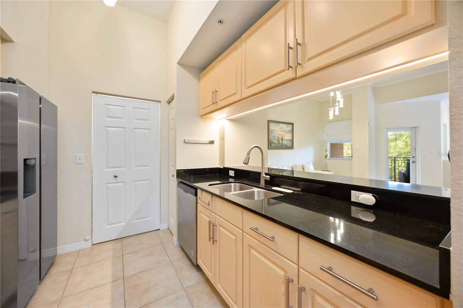 BROADWAY PROMENADE - Residential