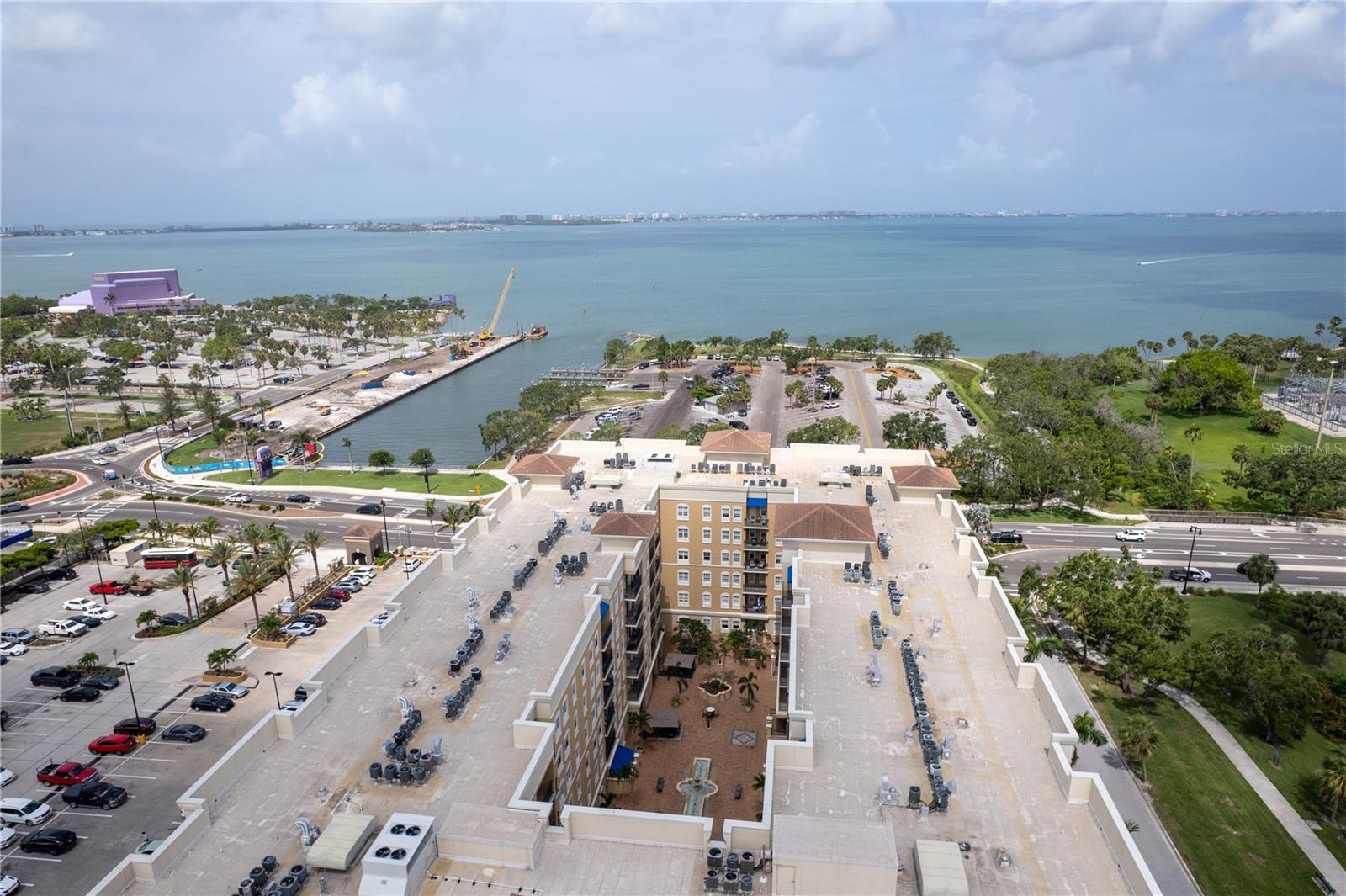 BROADWAY PROMENADE - Residential