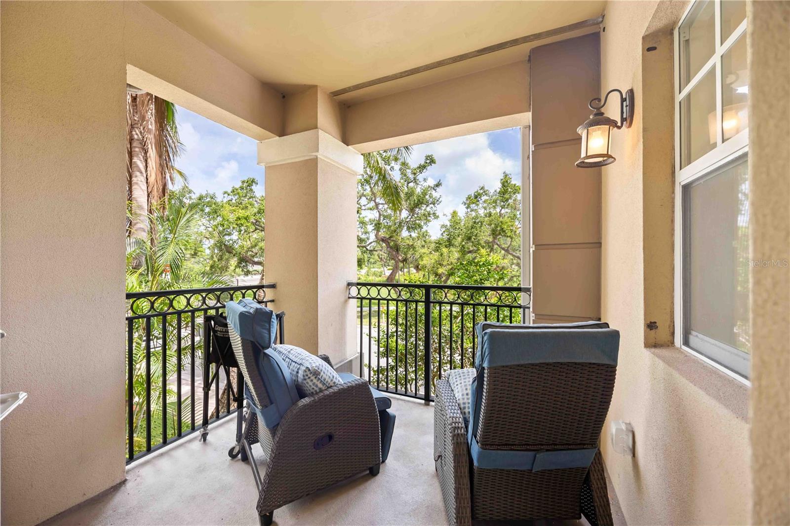 BROADWAY PROMENADE - Residential