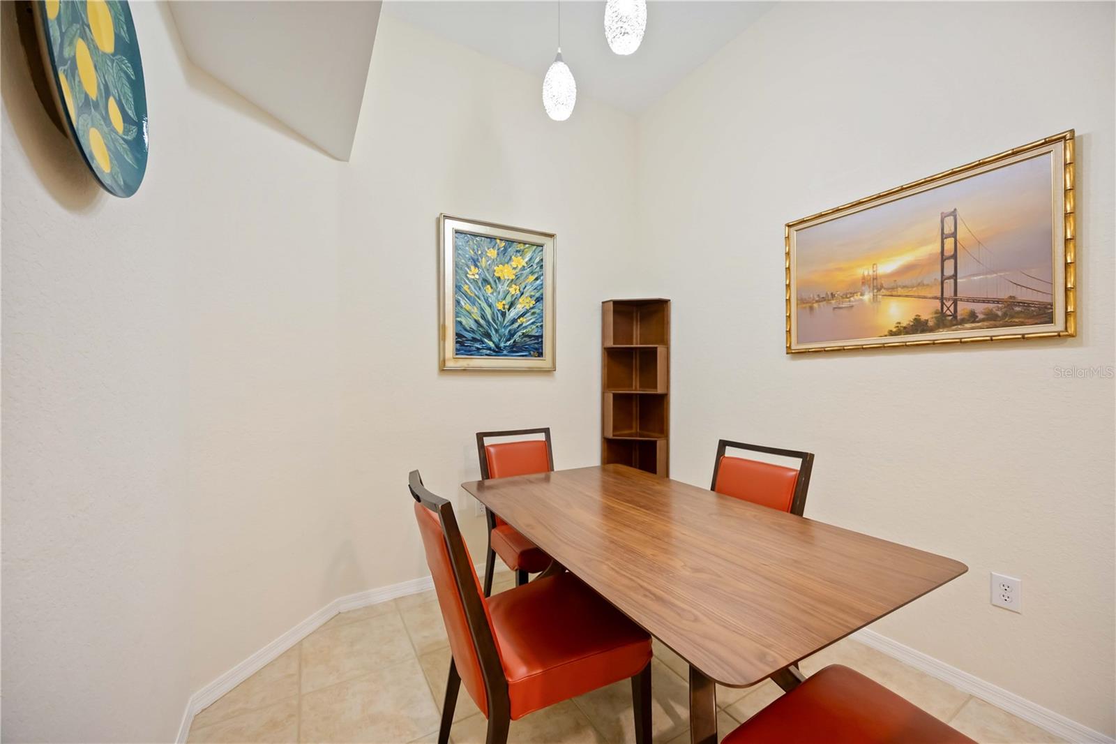 BROADWAY PROMENADE - Residential