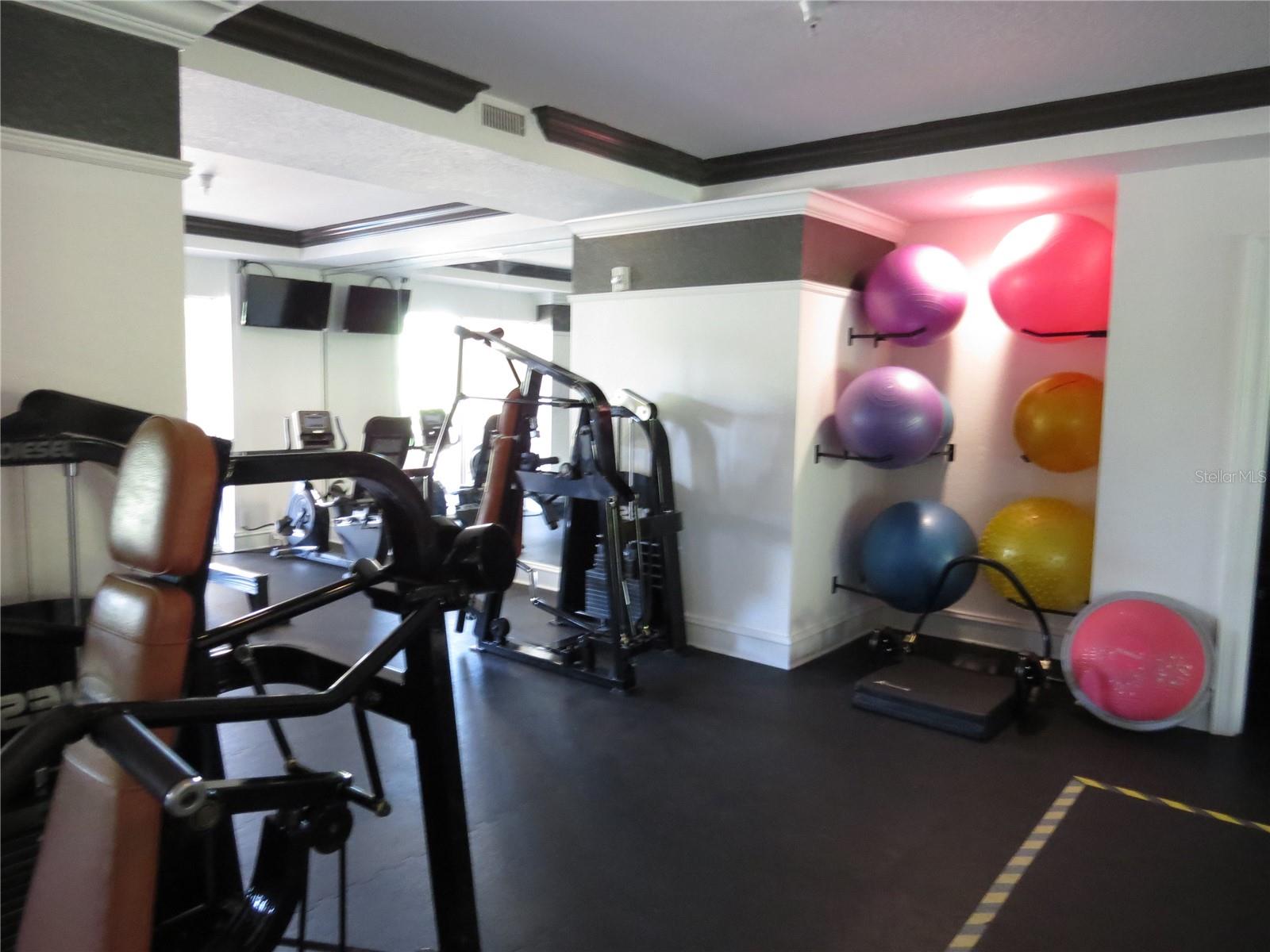 BROADWAY PROMENADE - Residential