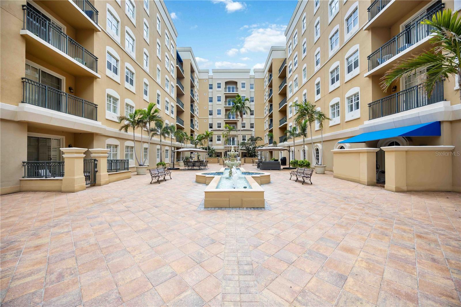 BROADWAY PROMENADE - Residential