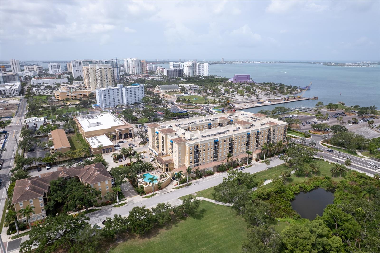 BROADWAY PROMENADE - Residential