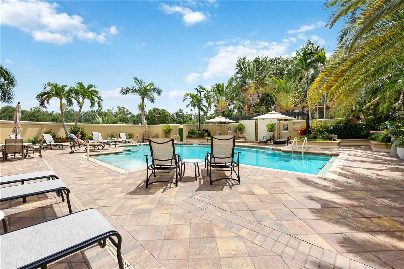 BROADWAY PROMENADE - Residential