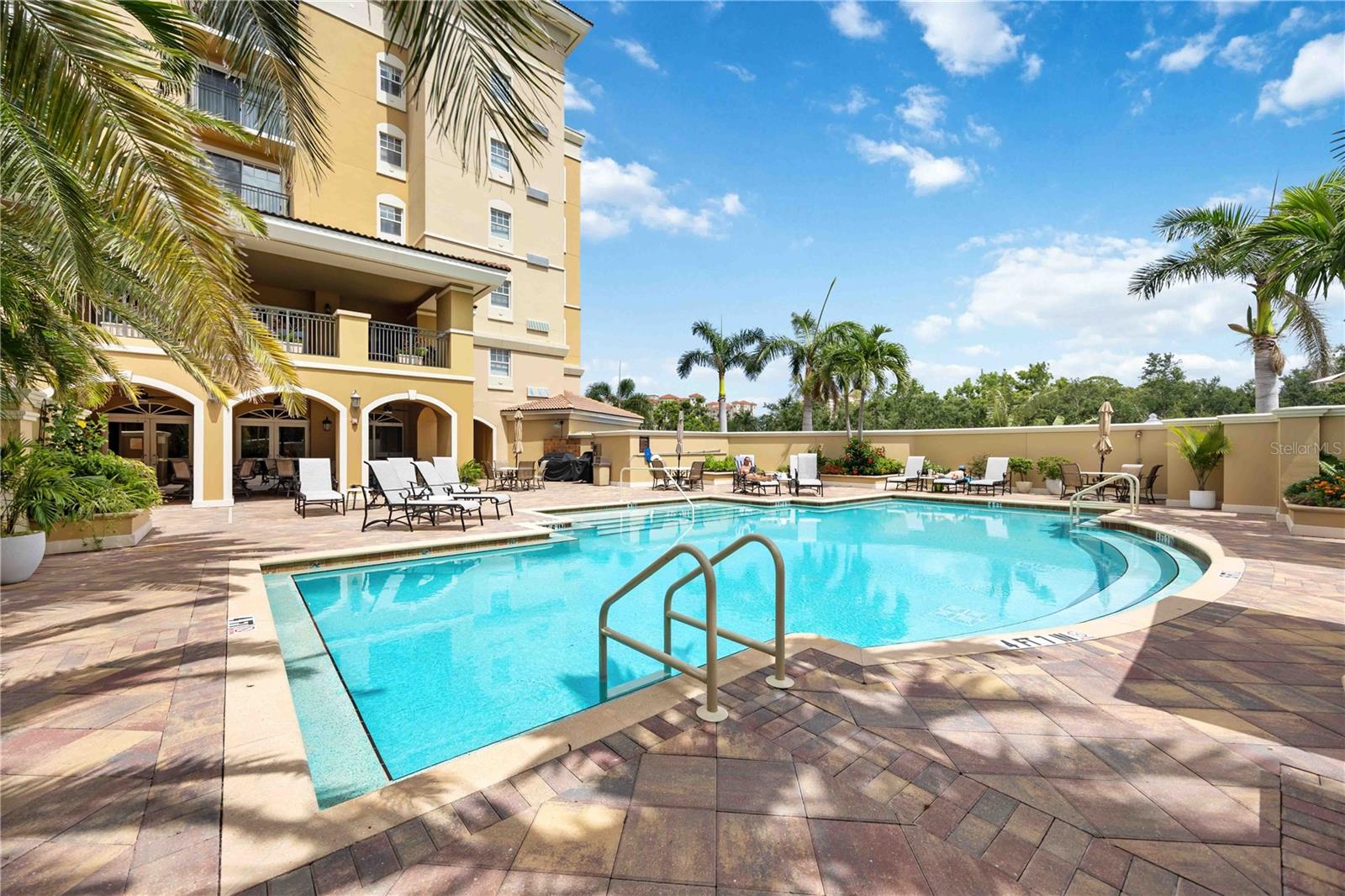 BROADWAY PROMENADE - Residential