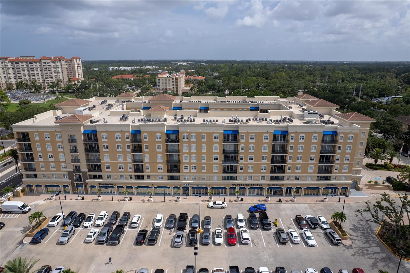 BROADWAY PROMENADE - Residential