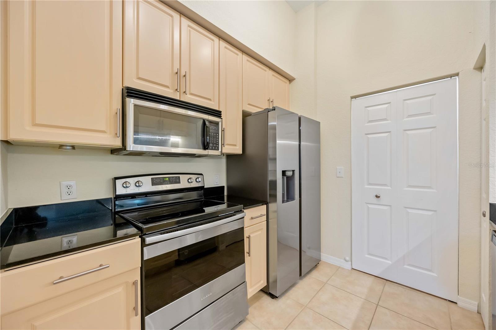 BROADWAY PROMENADE - Residential