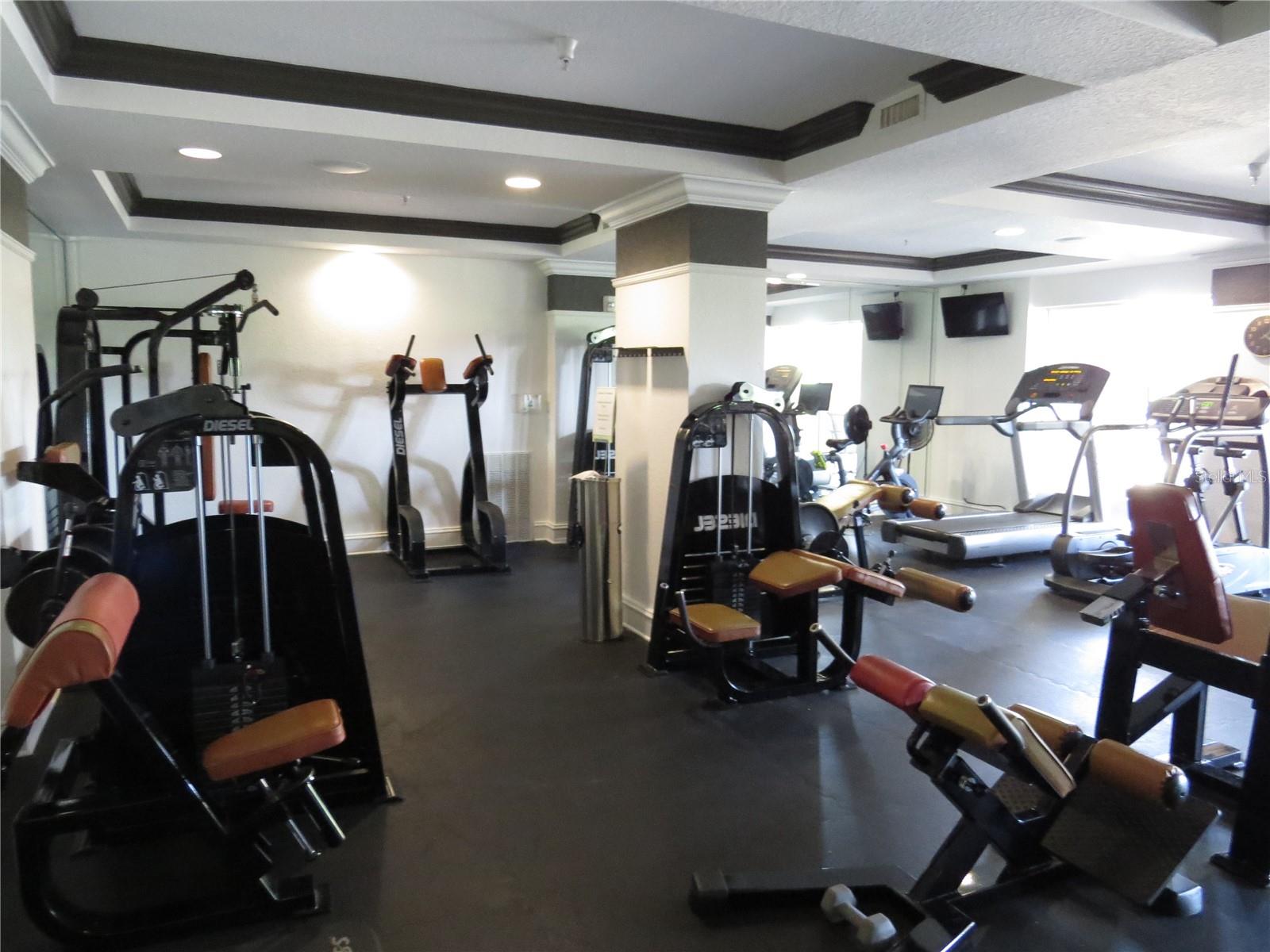 BROADWAY PROMENADE - Residential