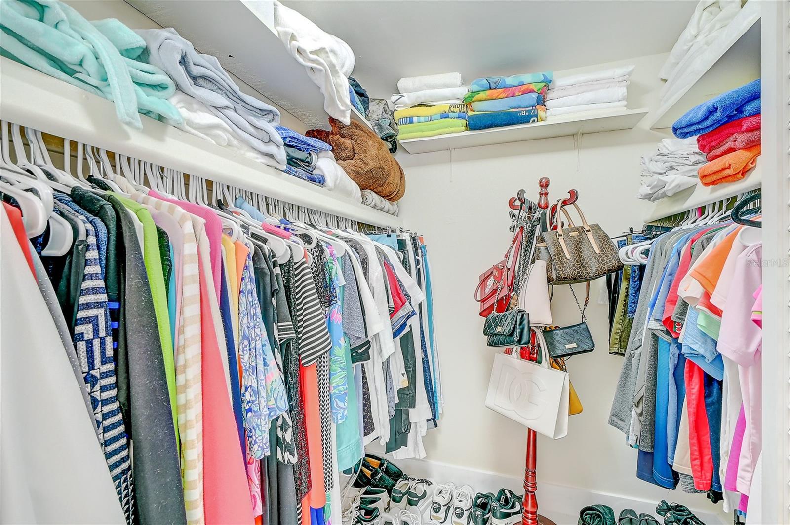 COUNTRY CLUB ESTATES - Residential