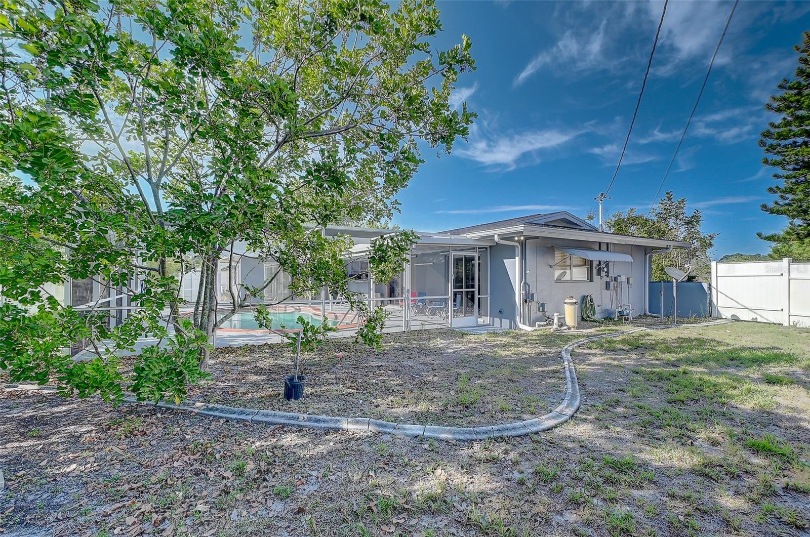 COUNTRY CLUB ESTATES - Residential