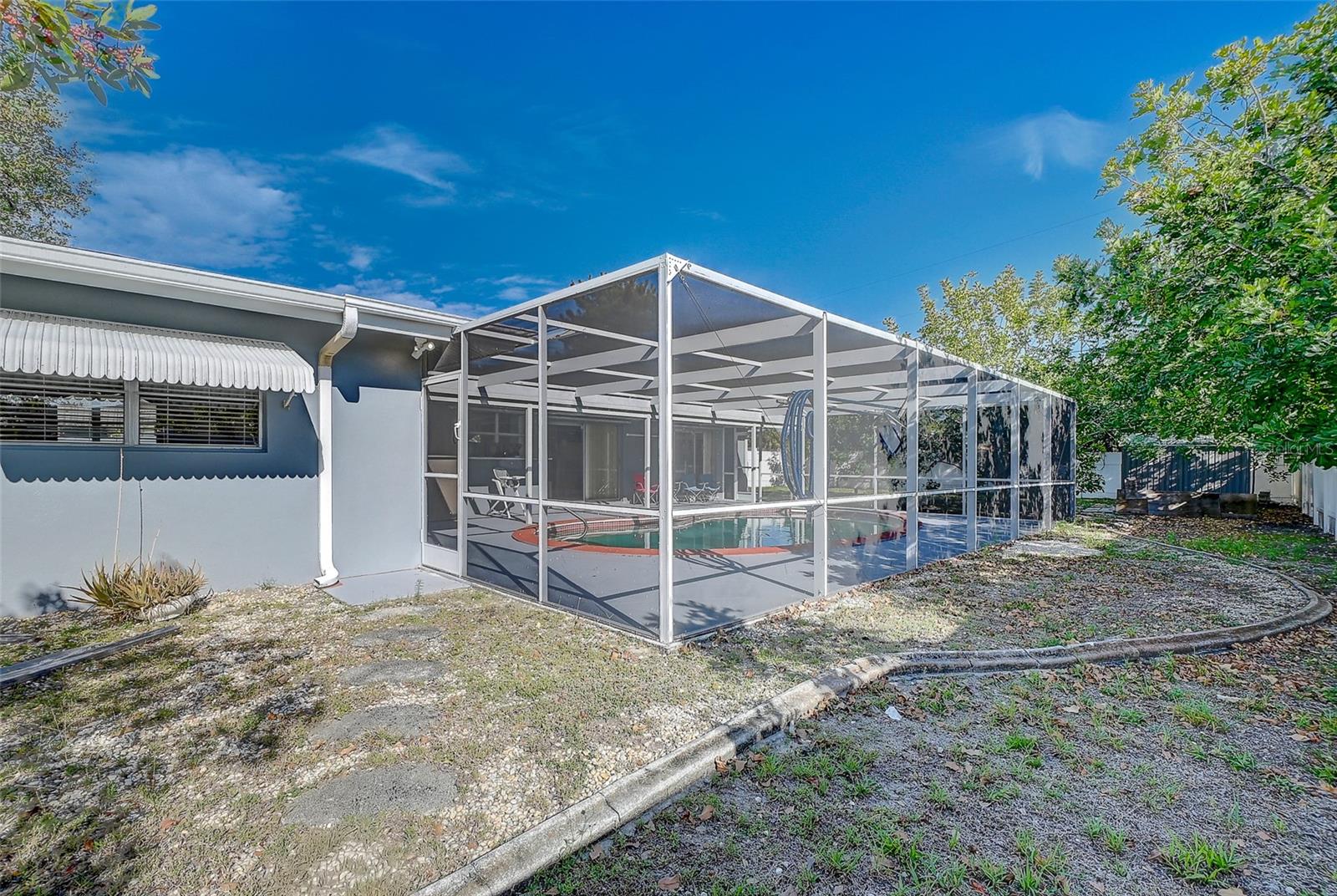 COUNTRY CLUB ESTATES - Residential