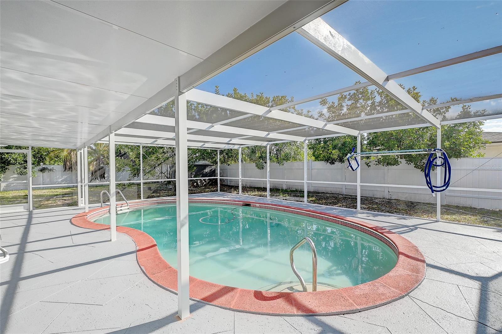 COUNTRY CLUB ESTATES - Residential