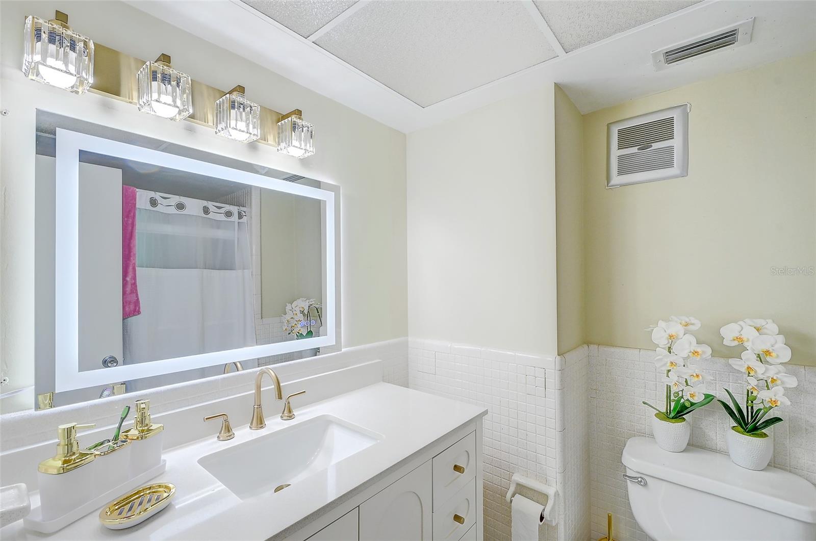 COUNTRY CLUB ESTATES - Residential