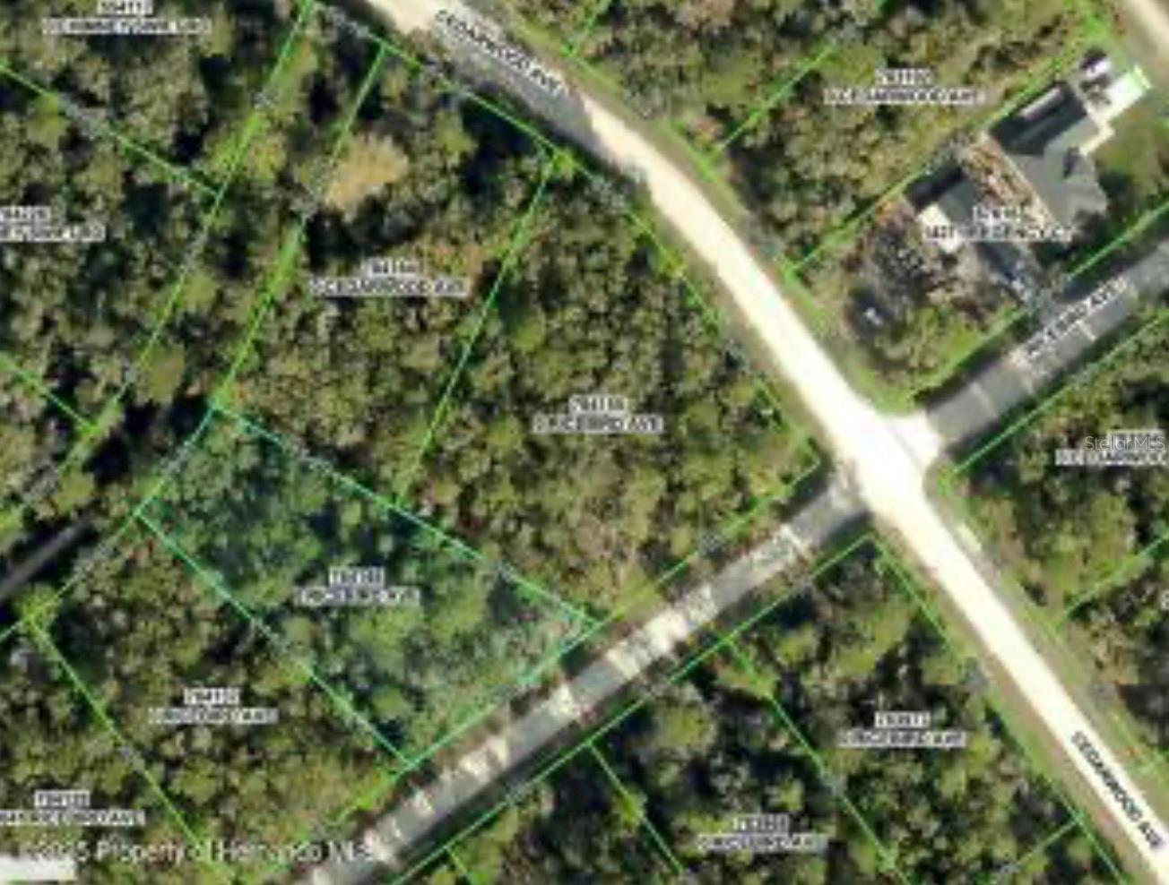 Nestled away in a highly desirable area of the Royal Highlands, this beautiful home site is waiting for you. The location is fantastic, ready to build your dream home on - or hold on to as an investment. Not in a deed restricted community, NO HOA or CDD fees either, and there is no time limit on when you can build. Close to all area amenities such as shopping, schools, dining, entertainment, medical, saltwater fishing in the Gulf and natural freshwater rivers and springs - for those who love the outdoors. Come see this beautiful home site today before its gone. If you have any questions, just ask.