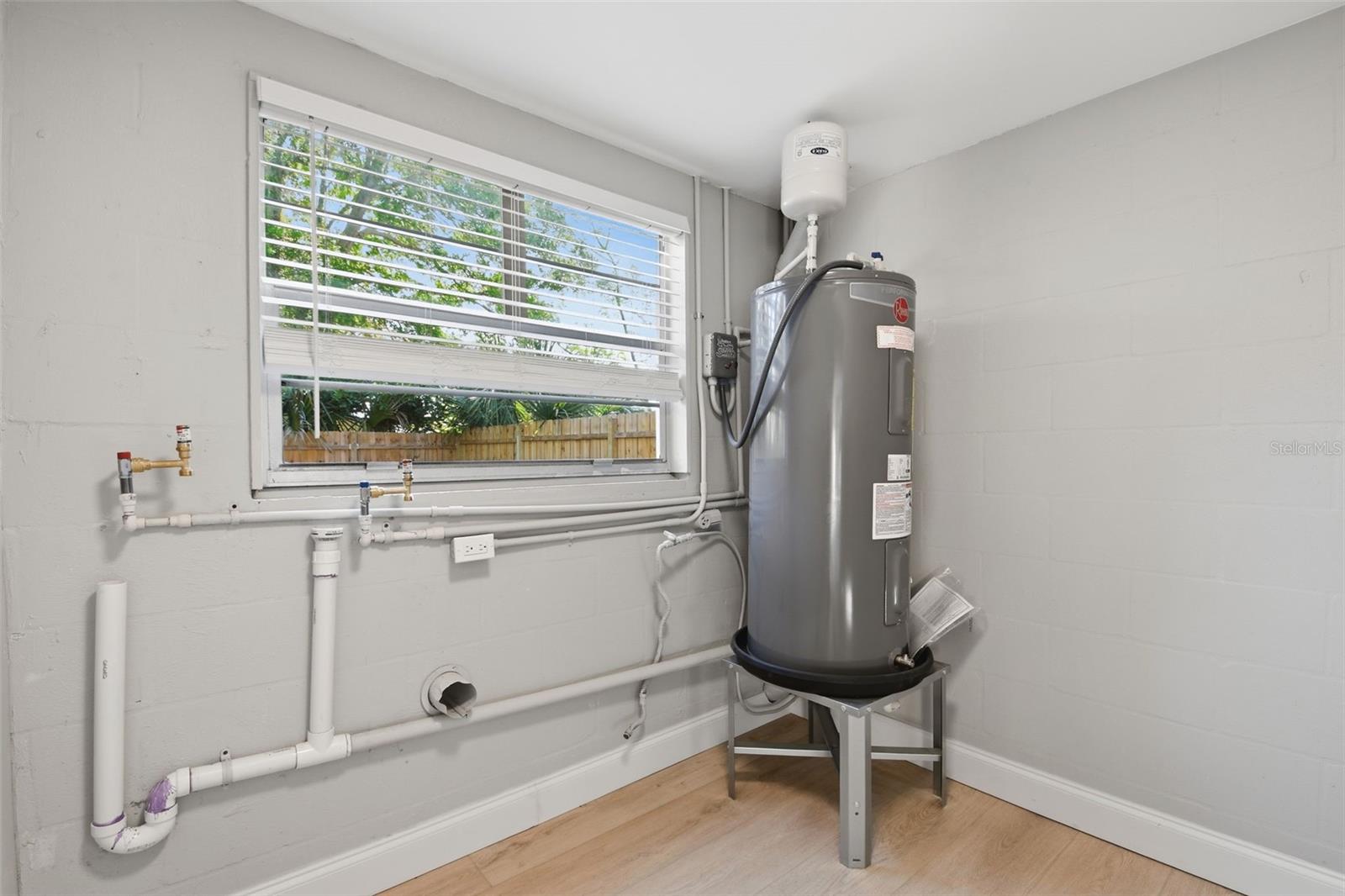 COUNTRY CLUB ADD TO OLDSMAR REV - Residential