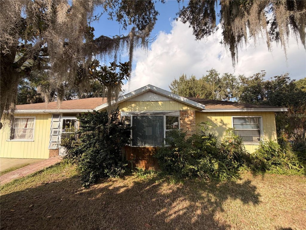 Photo of 1204 Gunston Street, Leesburg, FL 34748 (MLS # OM714231)