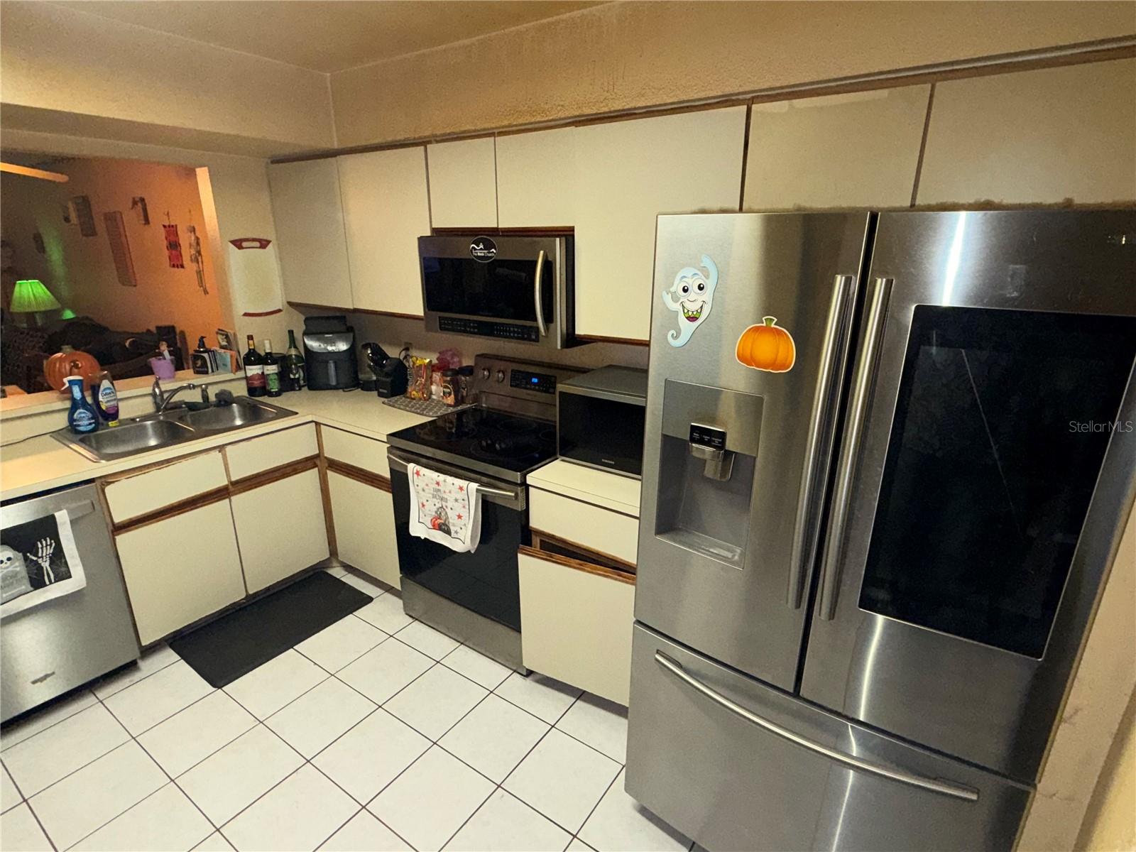 RAINTREE VILLAGE CONDO - Residential