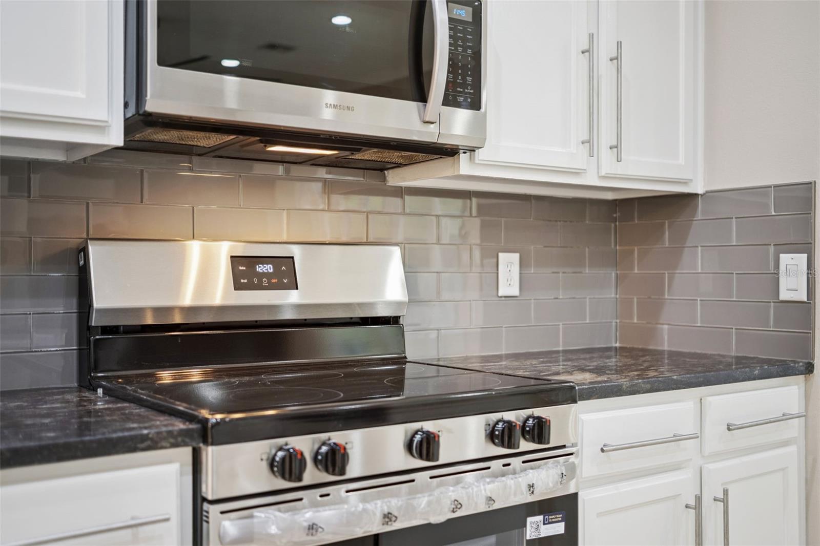 CYPRESS POINTE AT CYPRESS SPRINGS - Residential