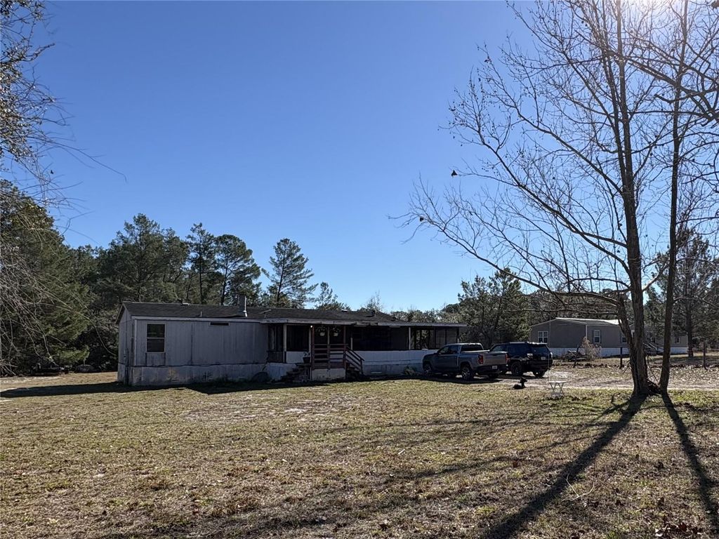 Photo of 41700 Shadow Ln, Deland, FL 32720 (MLS # O6380331)