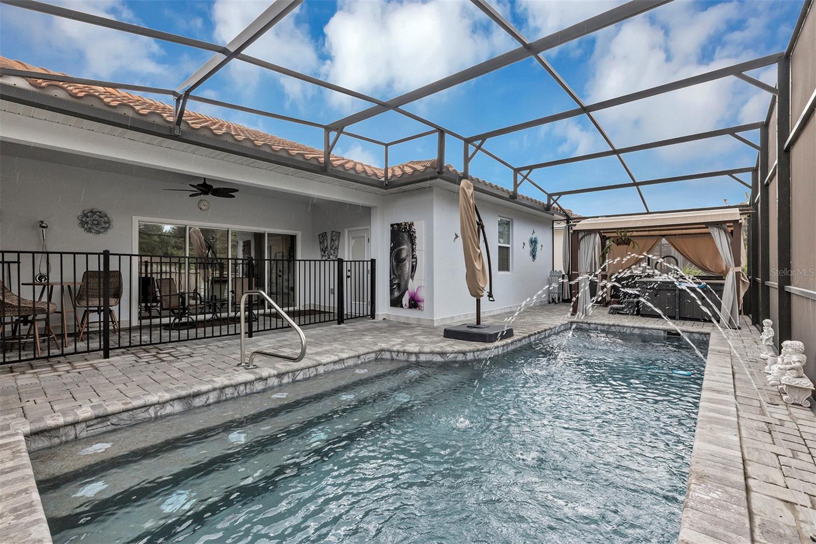 VILLA SORRENTO - Residential