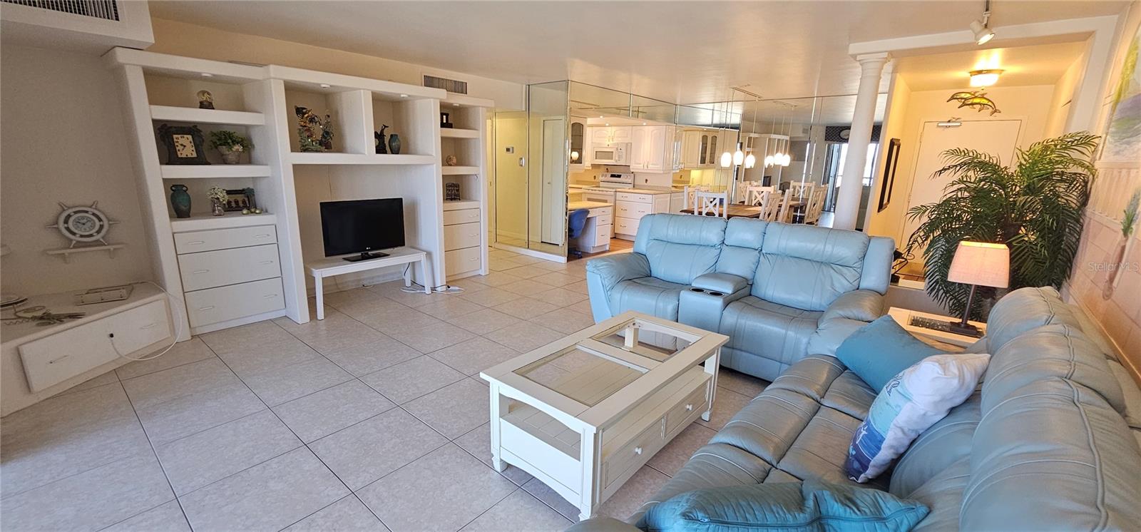 PARADISE ISLAND TOWERS CONDO - Residential Lease