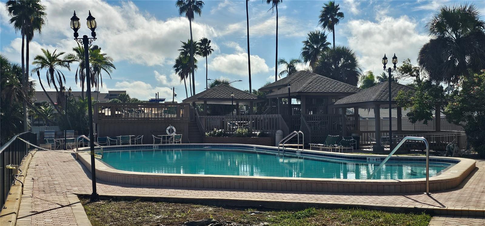 PARADISE ISLAND TOWERS CONDO - Residential Lease