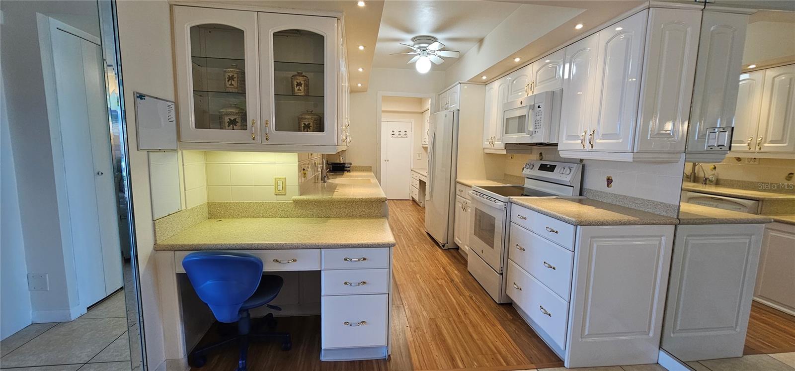 PARADISE ISLAND TOWERS CONDO - Residential Lease