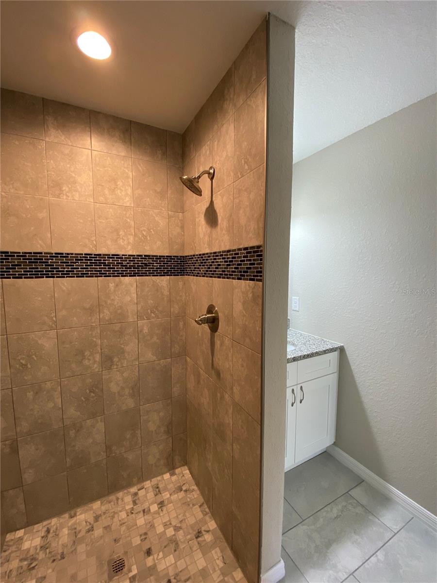 MARION OAKS UN 03 - Residential Lease