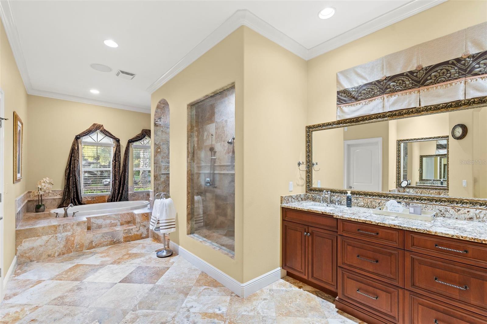 NORTHBRIDGE AT LAKE PRETTY - Residential