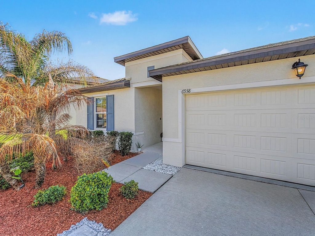 Photo of 6938 Shelby Lynn Way, Zephyrhills, FL 33542 (MLS # TB8486228)