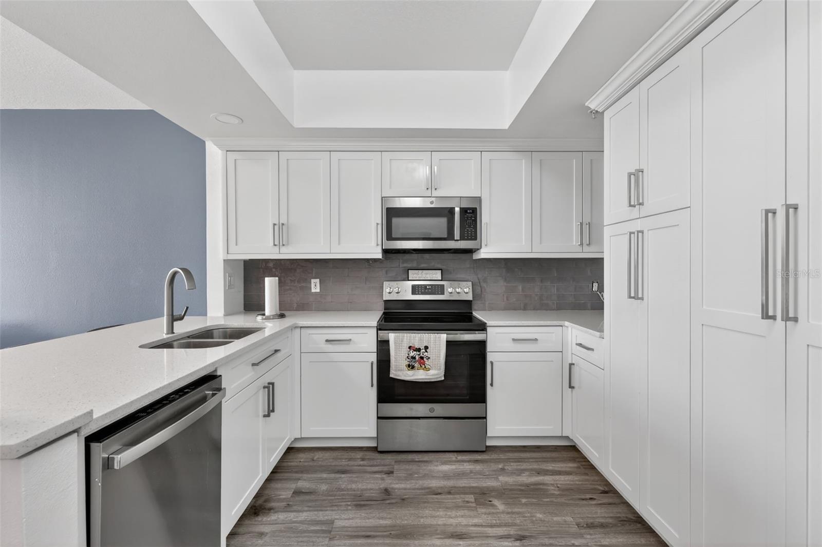 WAVERLY/LK EOLA - Residential