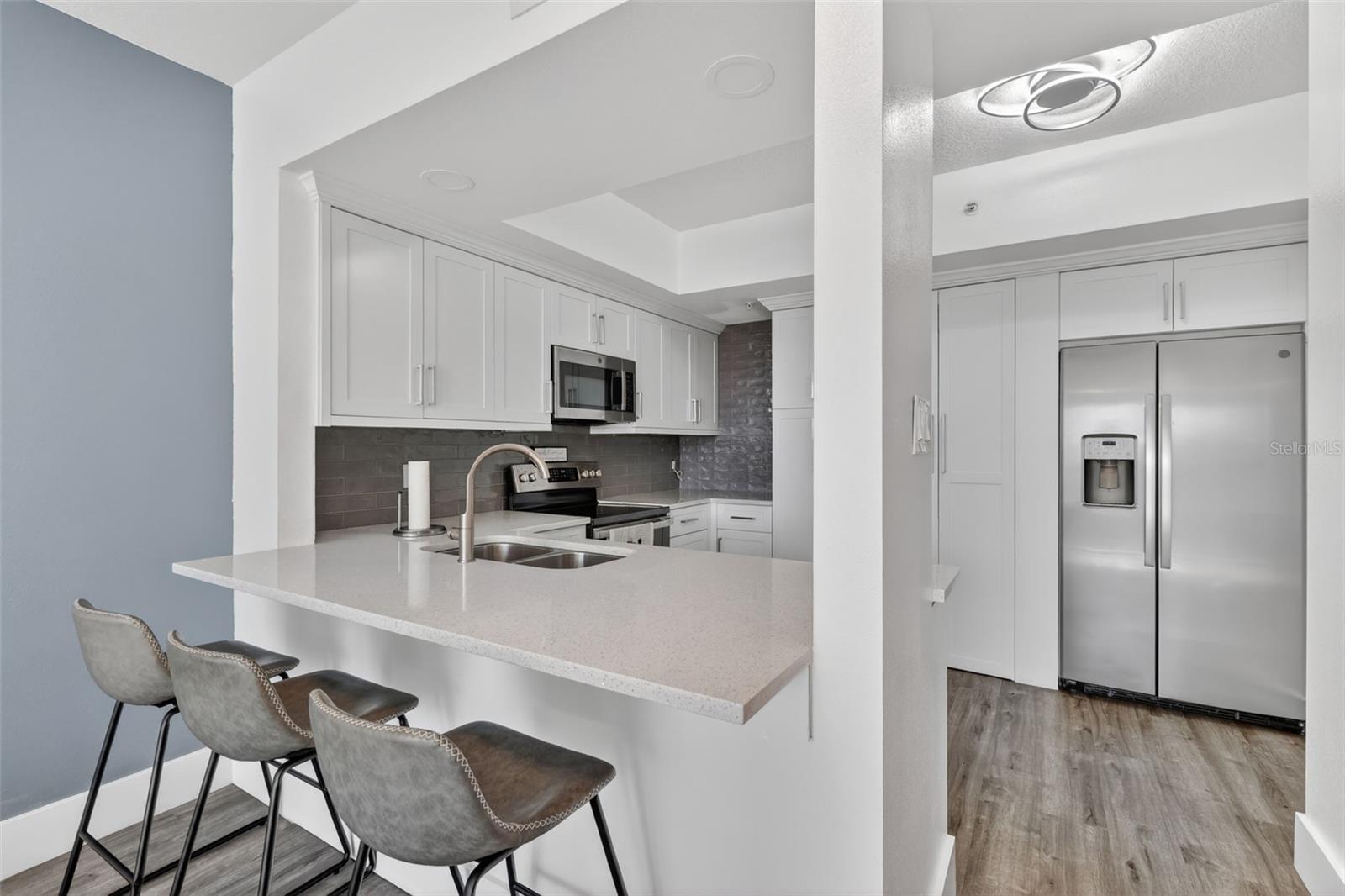 WAVERLY/LK EOLA - Residential