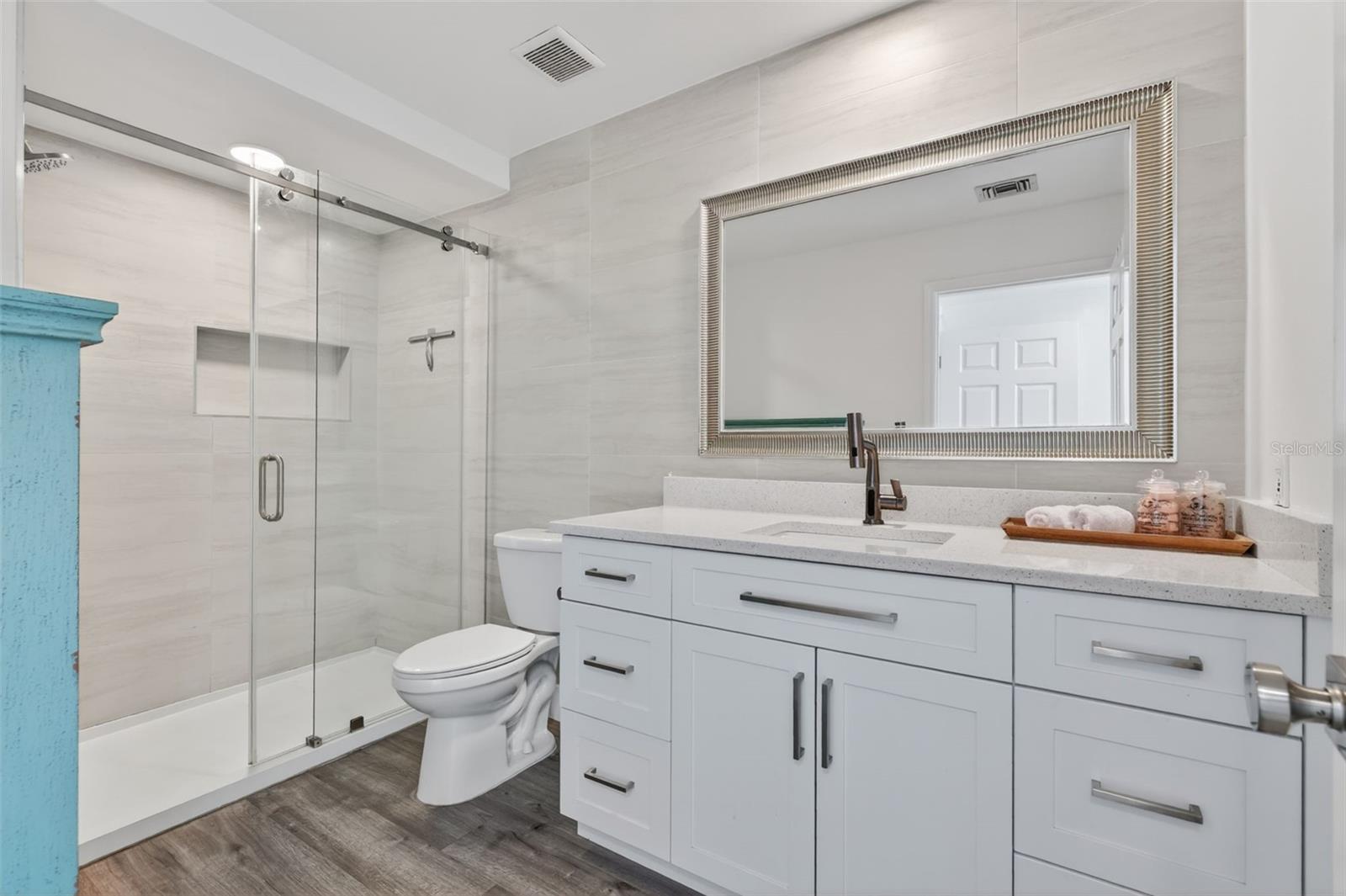 WAVERLY/LK EOLA - Residential