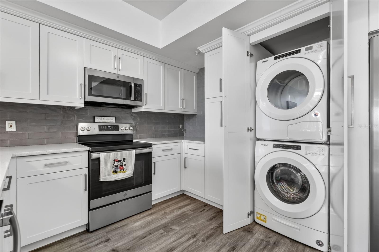 WAVERLY/LK EOLA - Residential