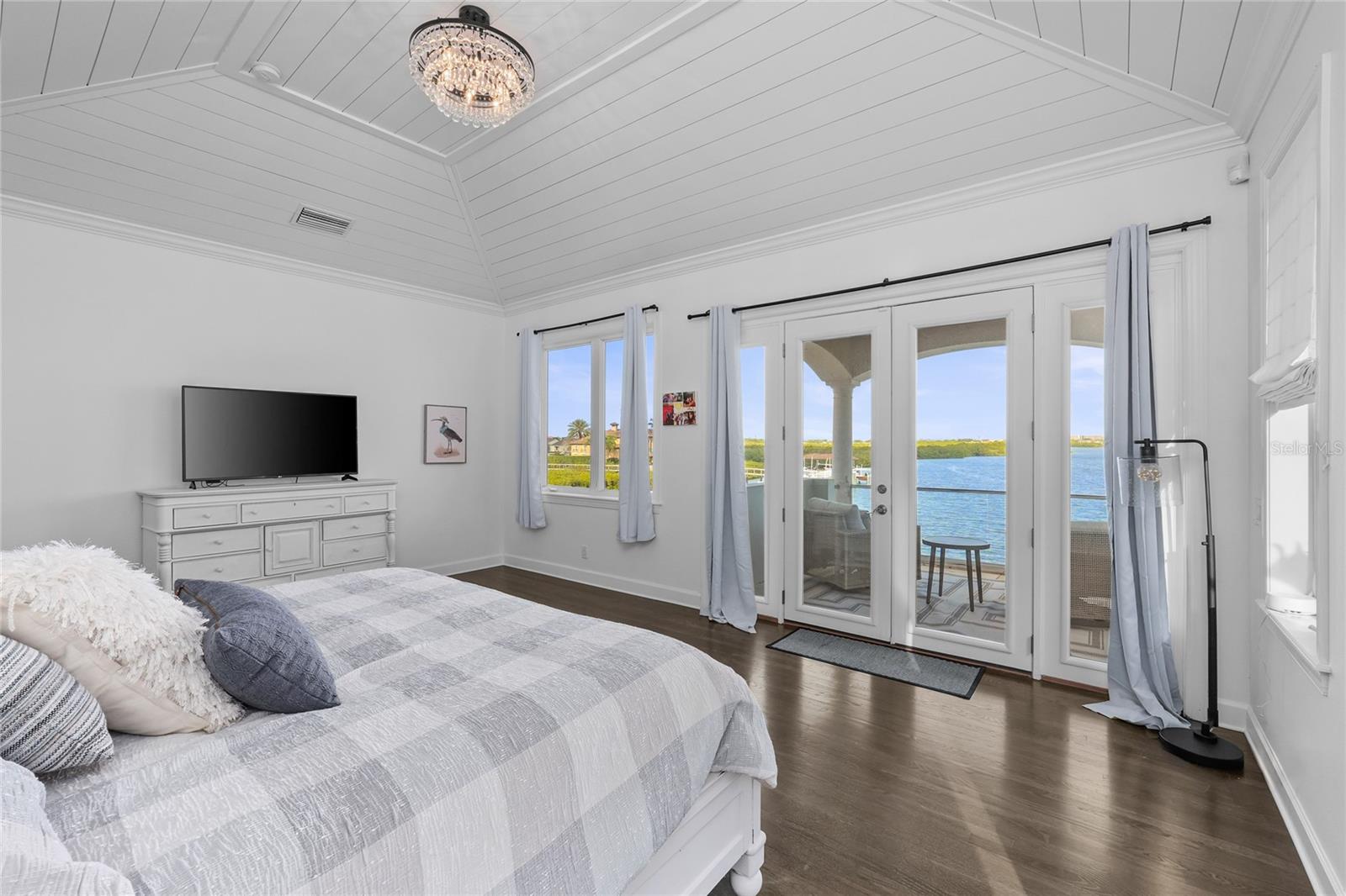 THE RESERVE OF OLD TAMPA BAY - Residential