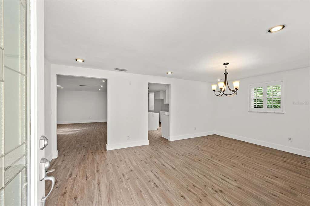 Photo of 528 Lucerne Avenue, Tampa, FL 33606 (MLS # TB8533828)