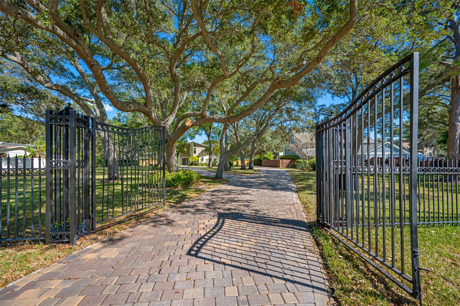 Presenting a truly exceptional estate in the highly sought-after Old O – image 19
