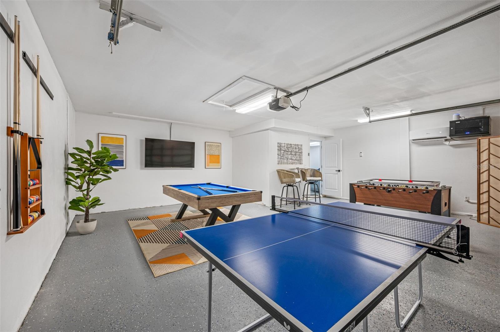Presenting a truly exceptional estate in the highly sought-after Old O – image 43