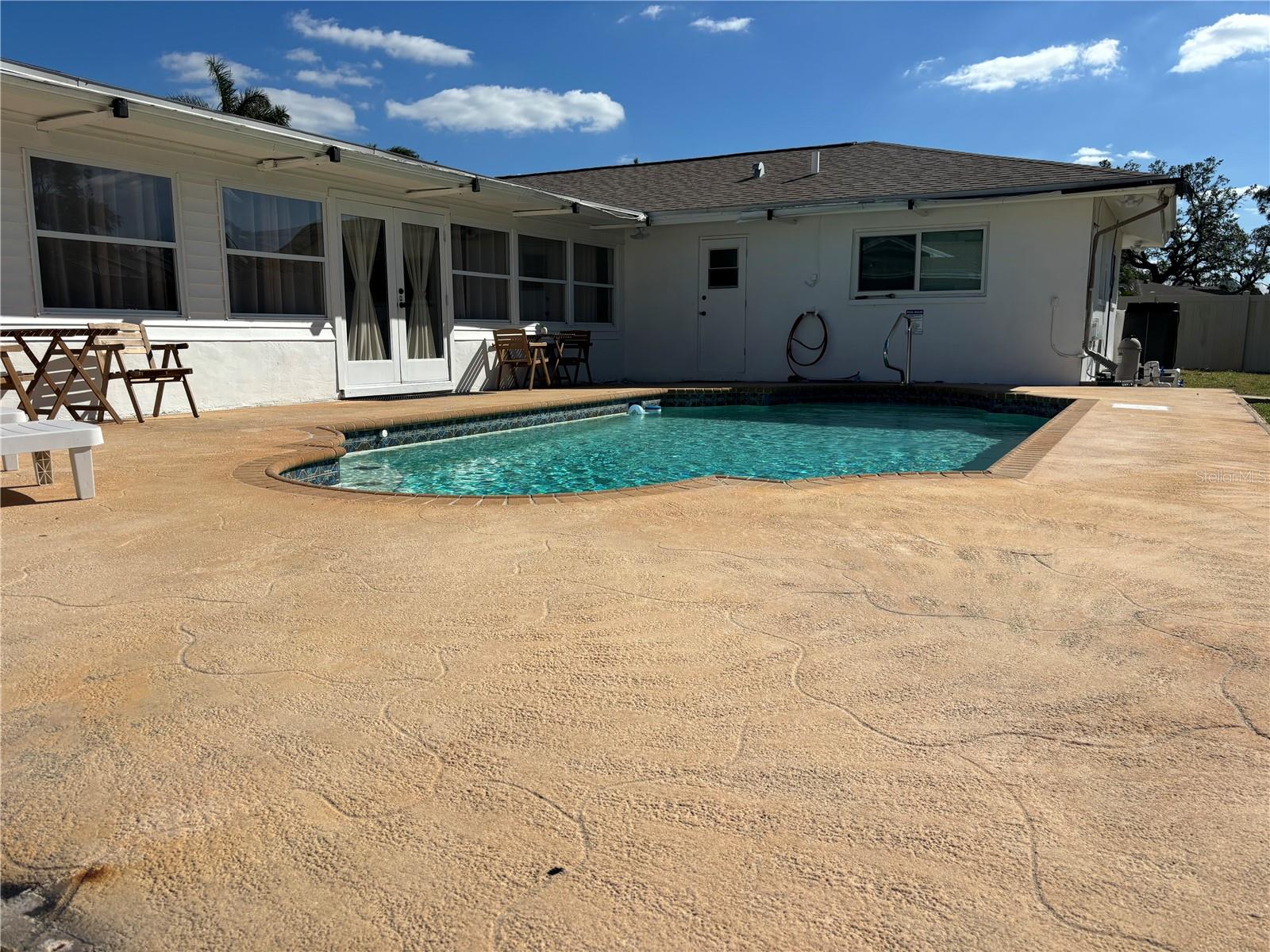 WEST BAYOU - Residential Lease