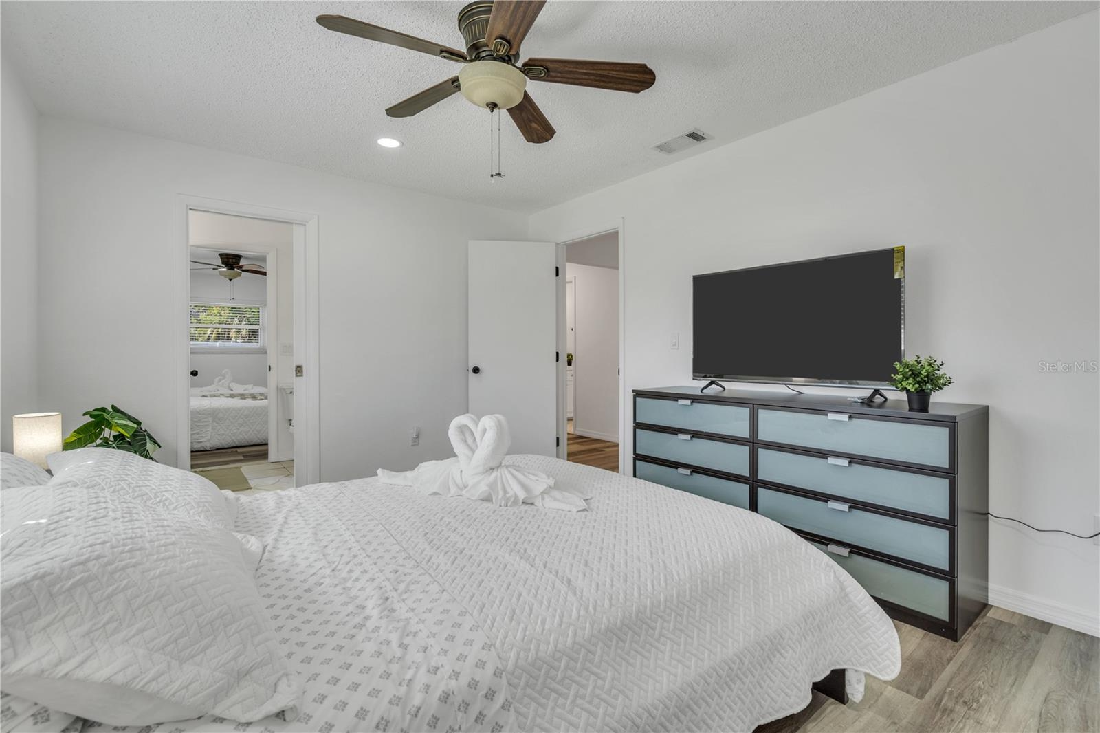 WEST BAYOU - Residential Lease