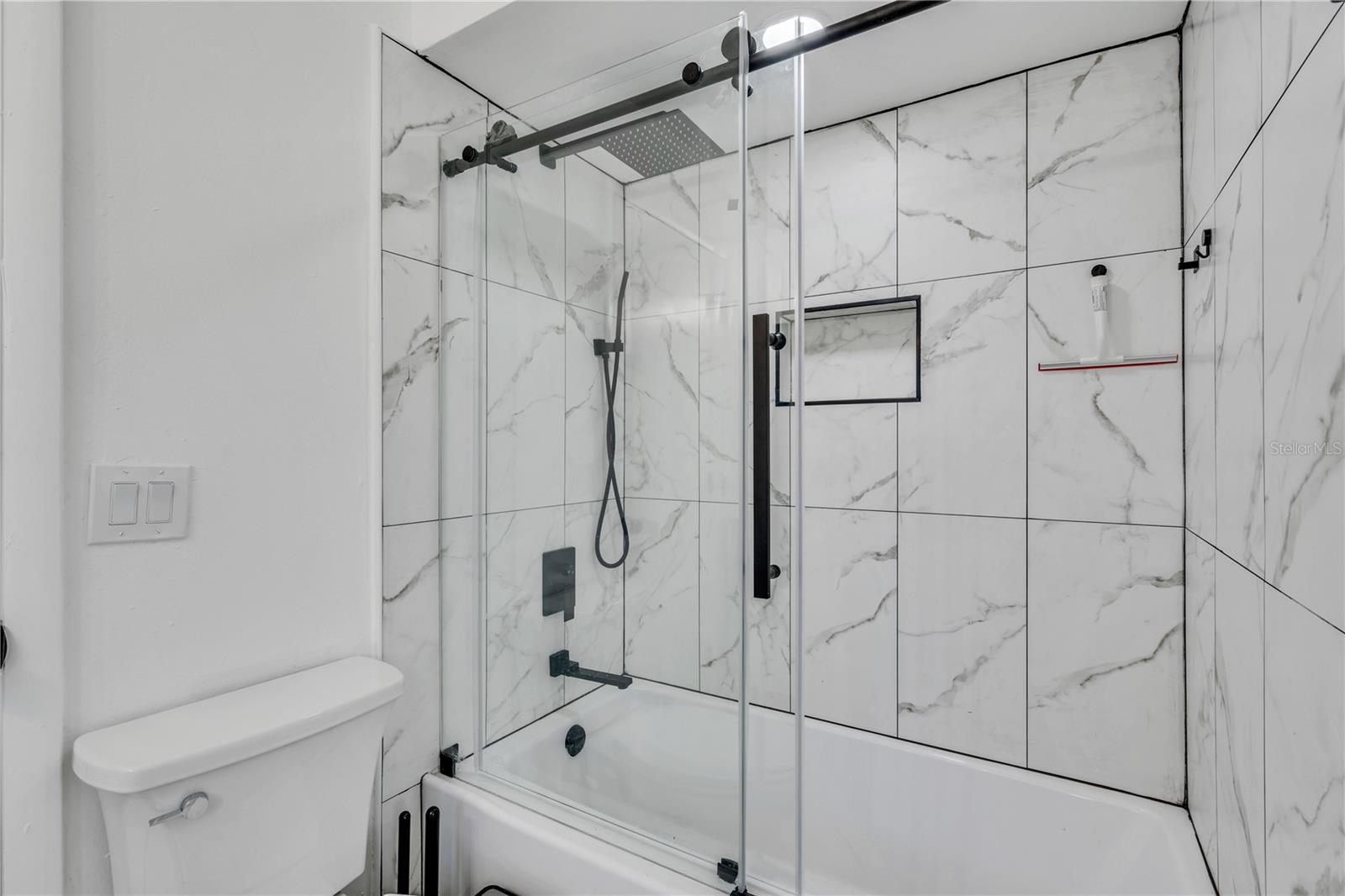 WEST BAYOU - Residential Lease