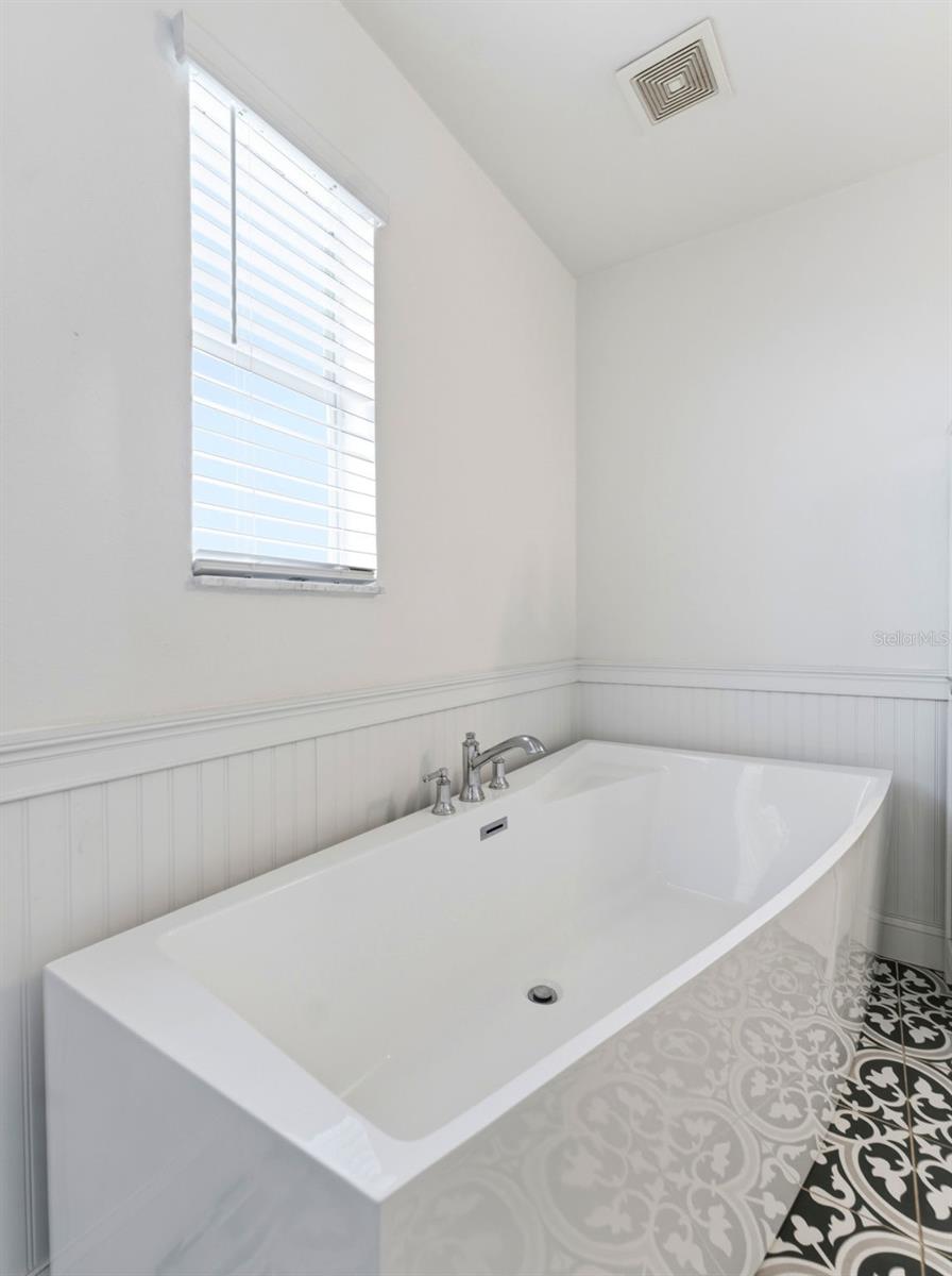 SEA COLONY AT GULF LANDINGS - Residential