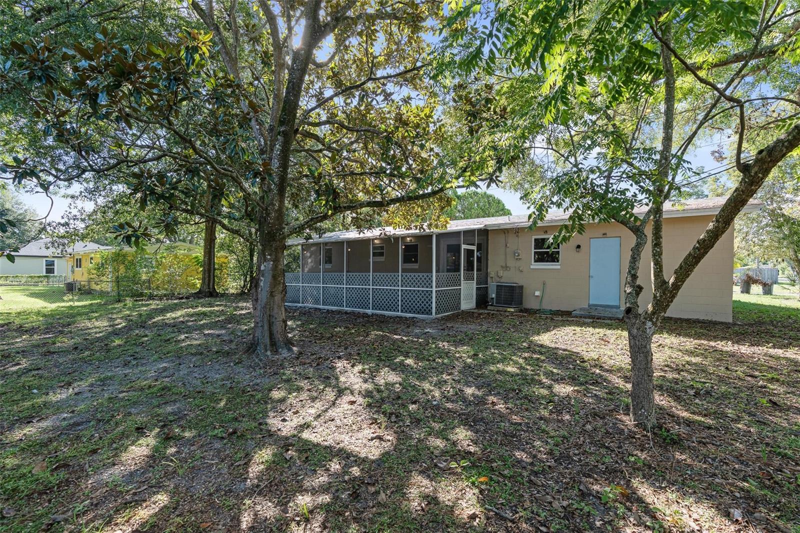 QUEENS MIRROR SOUTH - Residential