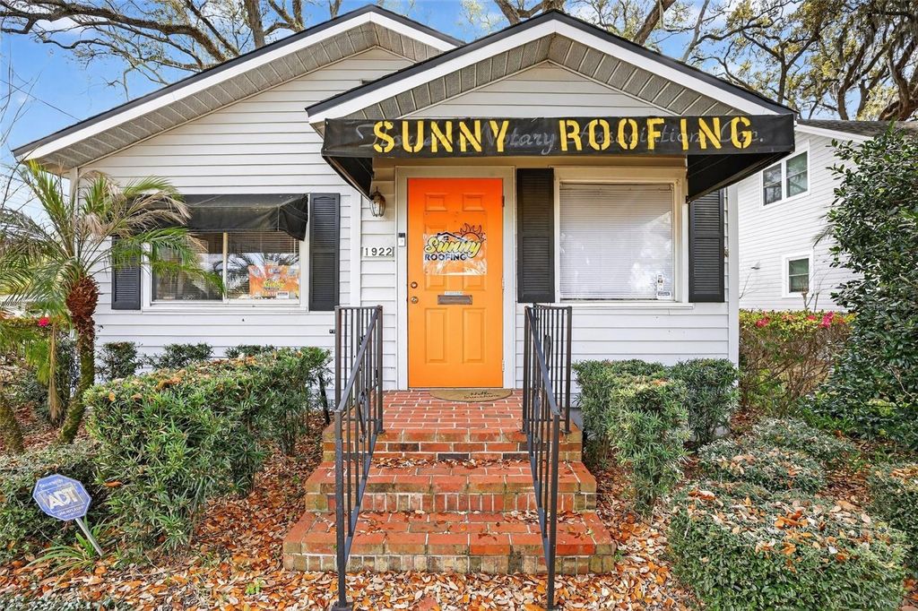 Photo of 1922 Hillcrest Street, Orlando, FL 32803 (MLS # O6387223)