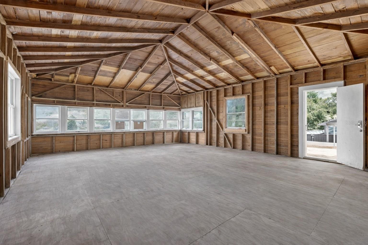 EAST VIEW PARK - Commercial Sale