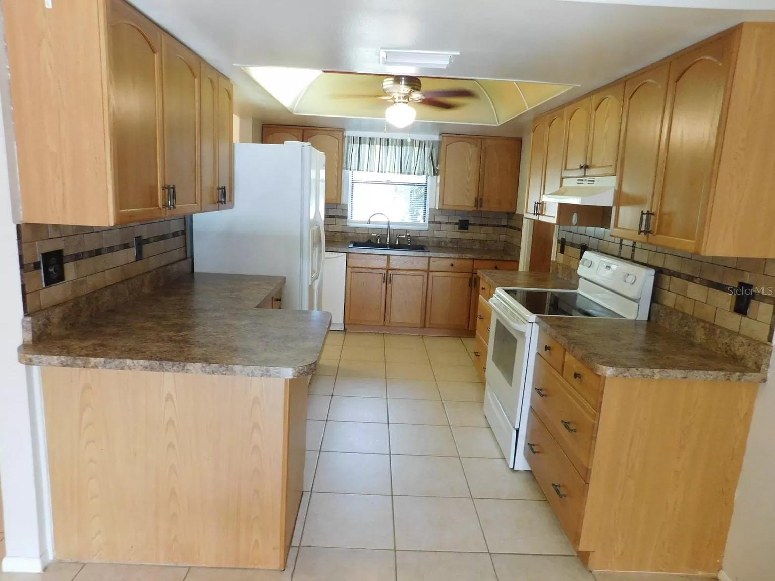 WOODS OF WHITFIELD UNITS 8 & 9 - Residential Lease