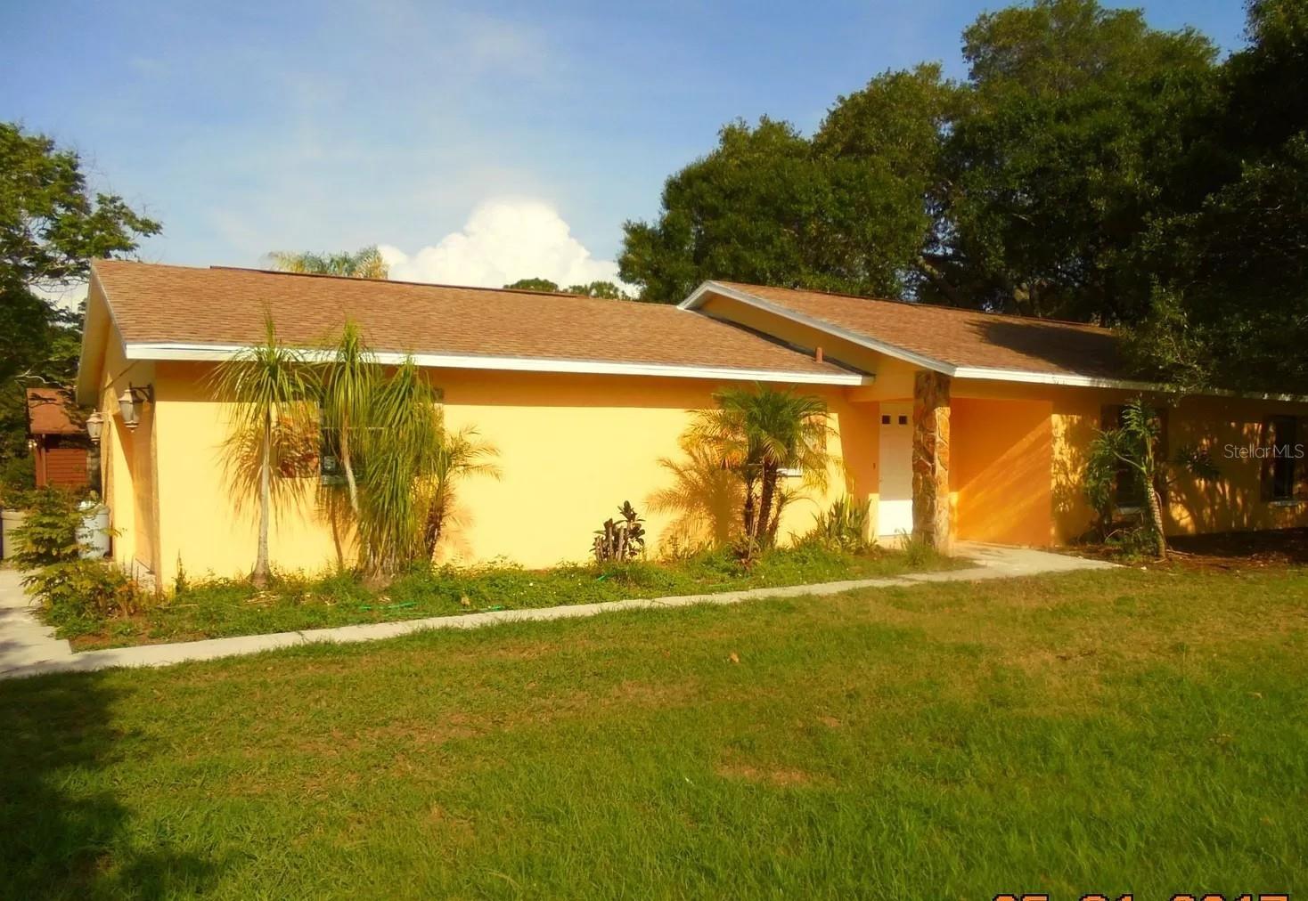 WOODS OF WHITFIELD UNITS 8 & 9 - Residential Lease